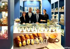 Team aziendale dell’azienda siciliana Etna Dolce, il marchio trasforma frutta tipica del territorio per negozi specializzati e pasticceria