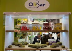 In vetrina ampia linea di prodotti a marchio Olibar.