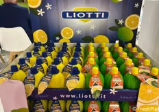 Il succo di Limone Liotti è disponibile in vari formati da 100 ml fino ad un litro