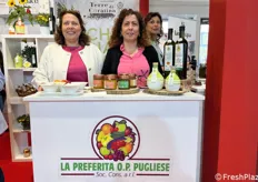 Nicoletta Malcangi, agronoma e responsabile de La Preferita OP Pugliese e Ilenia Malcangi. L'organizzazione produce di frutta che trasforma in confetture
