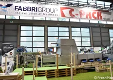 Fabbri Group e C-Pack: linee di lavorazione e confezionamento prodotti IV e V gamma, macchine confezionatrici frutta e prezzatrici, materiali per il confezionamento. 