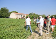 Tecnici e giornalisti in campo