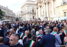 All'inaugurazione dei lavori del G7 erano presenti le Autorità della Sicilia, oltre che di buona parte del resto d'Italia.