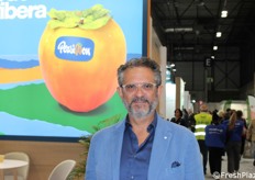 L'agronomo Vito Vitelli in fiera da visitatore per due giorni, per poi raggiungere la regione Andalusia per testare le novità su pistacchio, melograno e olivo.