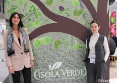 Allo stand di Isola Verde, Milena Lancini e Paola Foglia