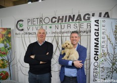 Roberto Baccaglini, Paolo Pini e la mascotte Bisqui, allo stand della Pietro Chinaglia Vivai, azienda della provincia di Rovigo attiva già da fine '800