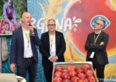 Andrea Fedrizzi, Ernesto Seppi e Luca Zaglio durante la presentazione del progetto della mela club Morgana.