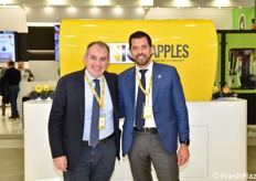 Raffaele Benedetti e Andrea Zecchini presso lo stand UNITEC-Unisorting, all'avanguardia nei sistemi di valutazione della qualità esterna e interna di diverse tipologie di frutta, con enormi benefici per le centrali ortofrutticole.