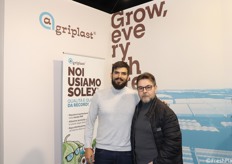 Enrico Garrasi, sales manager di Agriplast S.p.a. A dx. Salvatore Tidona, impiegato dell'azienda.