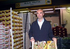 Adriano Maffini presso lo stand 65 (M.a.n. Frutta).