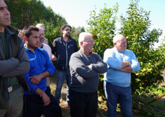 Il Sig. Bernardo Grieco (primo a destra nella foto con occhiali da sole), titolare della Panagriteam Irrigazione di Scanzano Jonico – MT.