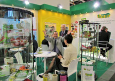 Entusiasmo per la visita di FreshPlaza allo stand Fimat.