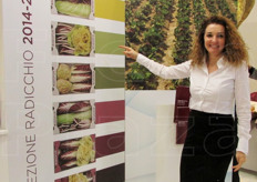 Cristiana Furiani, che e' anche presidente del Consorzio per la tutela e la valorizzazione del Radicchio di Verona IGP, mostra la scala cromatica del packaging dei radicchi del 2015.