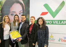 Il team giovane del Gruppo Villari con sede a Roccalumera (Messina). Il gruppo, che vanta una storia di 50 anni, e' articolato in tre divisioni: Attilio Villari&Figli per la produzione, Villari Srl e Agro Fruit per la commercializzazione.