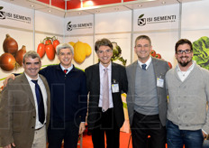 Foto di gruppo. Da sinistra a destra: Jose Gomez, Raffaele Vecchio, i titolari Paolo e Angelo Boni e Marco Bastoni.