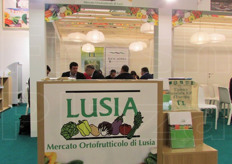 Tra gli espositori italiani anche il Mercato Ortofrutticolo di Lusia.