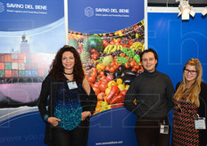 Linda Carobbi, corporate director fresh fruit division del gruppo Savino Del Bene SpA, insieme ai colleghi Gabriele Pietrino (fresh fruit operation team leader) e Moira Acciavatti (operational team).