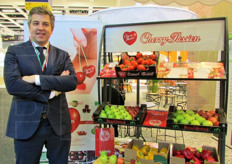 Stefano Pezzo dell'azienda Cherry Passion, presente nell'area espositiva di Veronamercato.